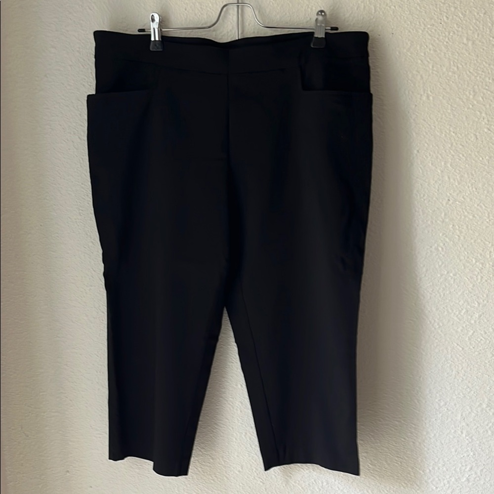 Elegant Black Cropped Trousers
